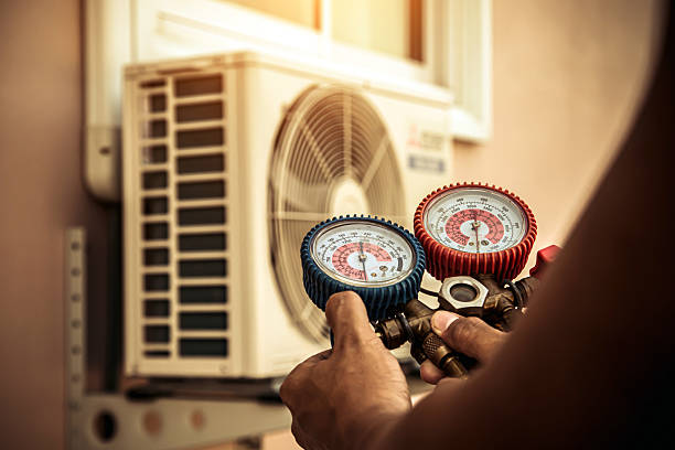 Professional Ac Installation technician working in Mount Morris, IL